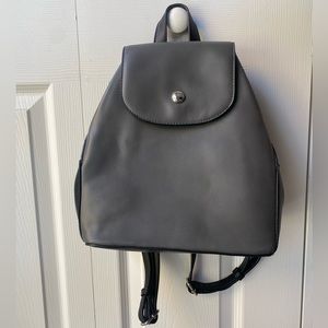 🐰NWT Catherine Malandrino Grey Mini Backpack